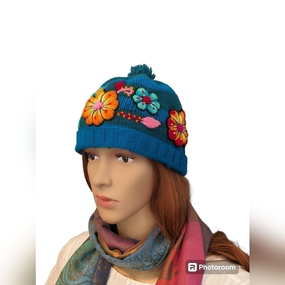 Beautiful Chullo Handmade flower multicolor design/ Boho style - Picture 5 of 8